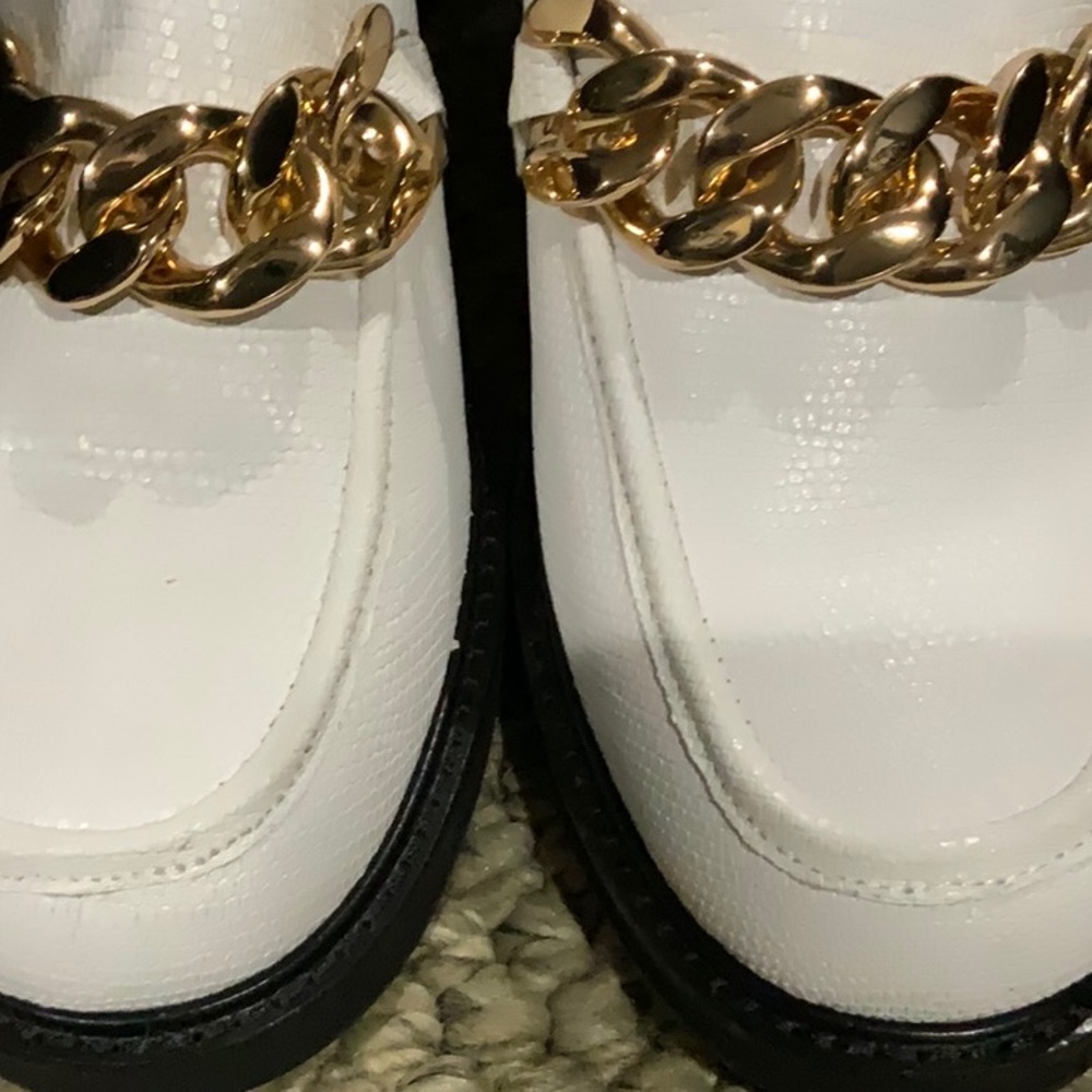 #406 NWOT W Sz 7.5 M Lizard White Leather Loafers WGold Chain Accent - Picture 2 of 8